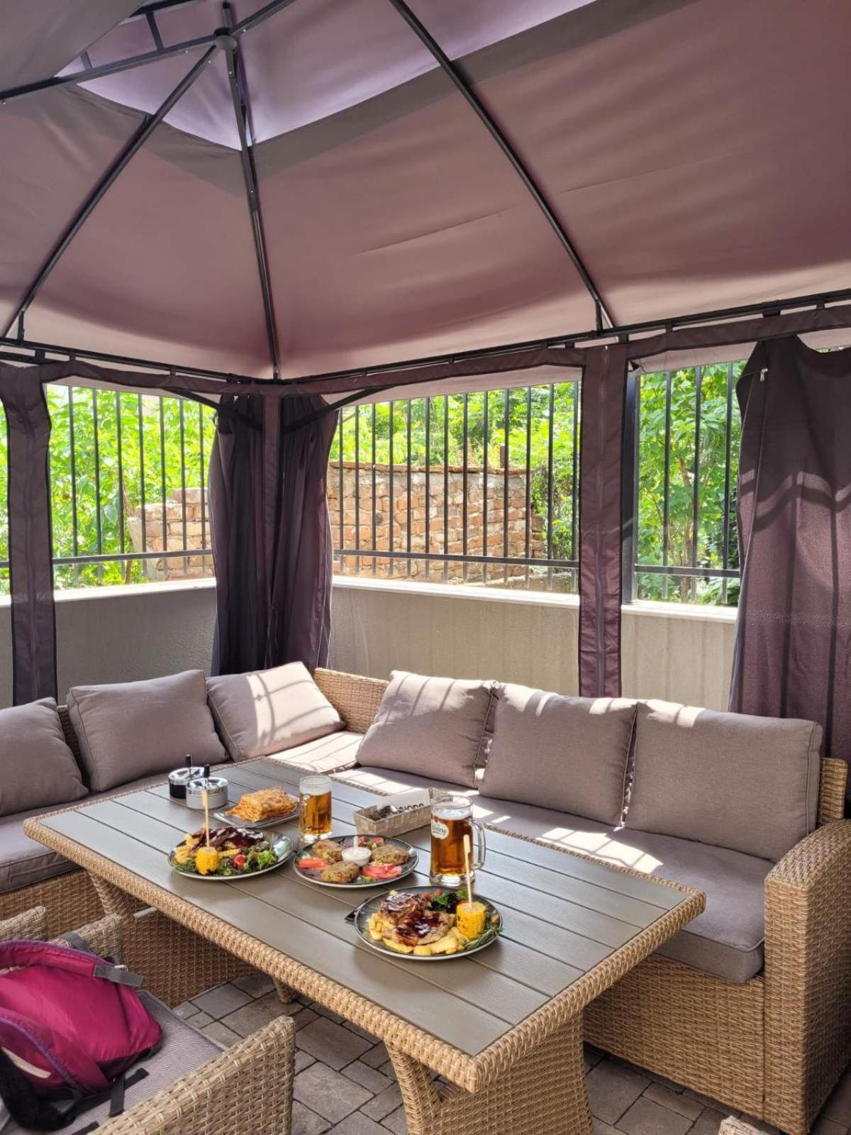 The House - Central Boutique Apartments Кюстендил Екстер'єр фото